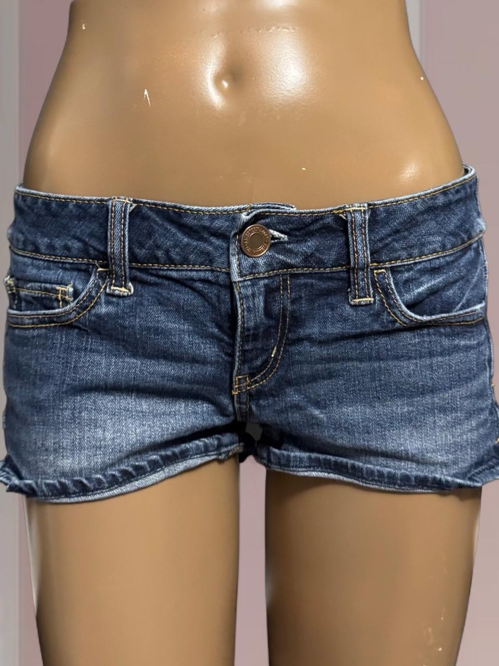 American Eagle Y2K  LOW RISE Jean Shorts